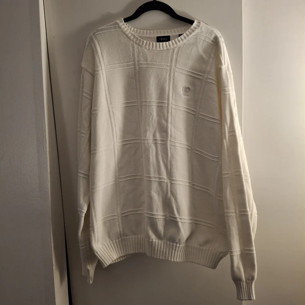 Izod Men's White Sweater with Embroidered Logo